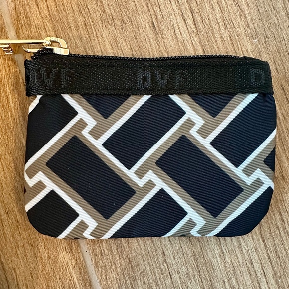 DVF for Target Cellphone Holder Crossbody Bag Vintage Weave Neutral - Picture 8 of 9